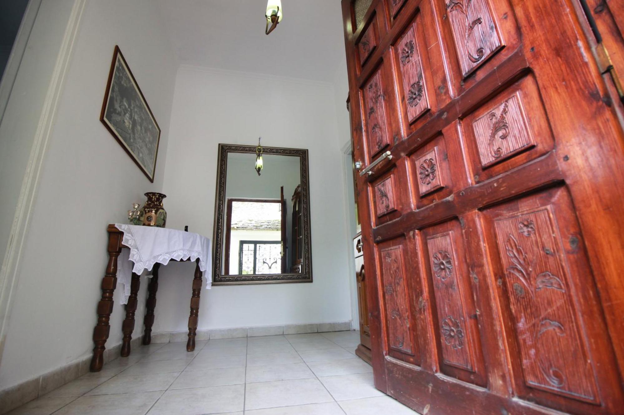 Emblematic House Apartment 2 Gjirokastër Exterior foto